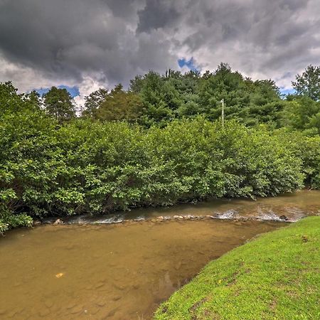 Lil Red Hen Cottage In The Boone Area With Hot Tub ウエスト・ジェファーソン エクステリア 写真
