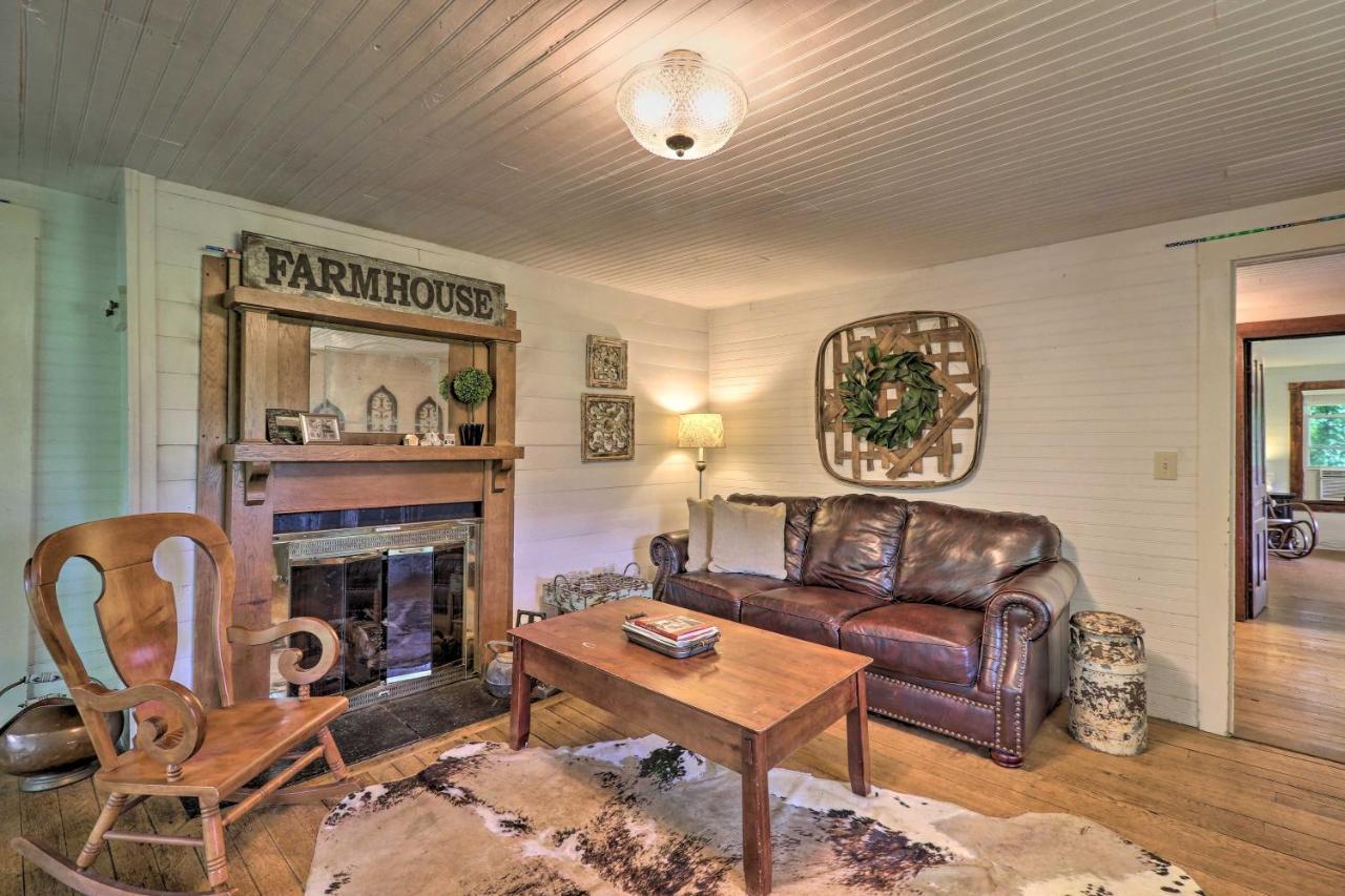 Lil Red Hen Cottage In The Boone Area With Hot Tub ウエスト・ジェファーソン エクステリア 写真