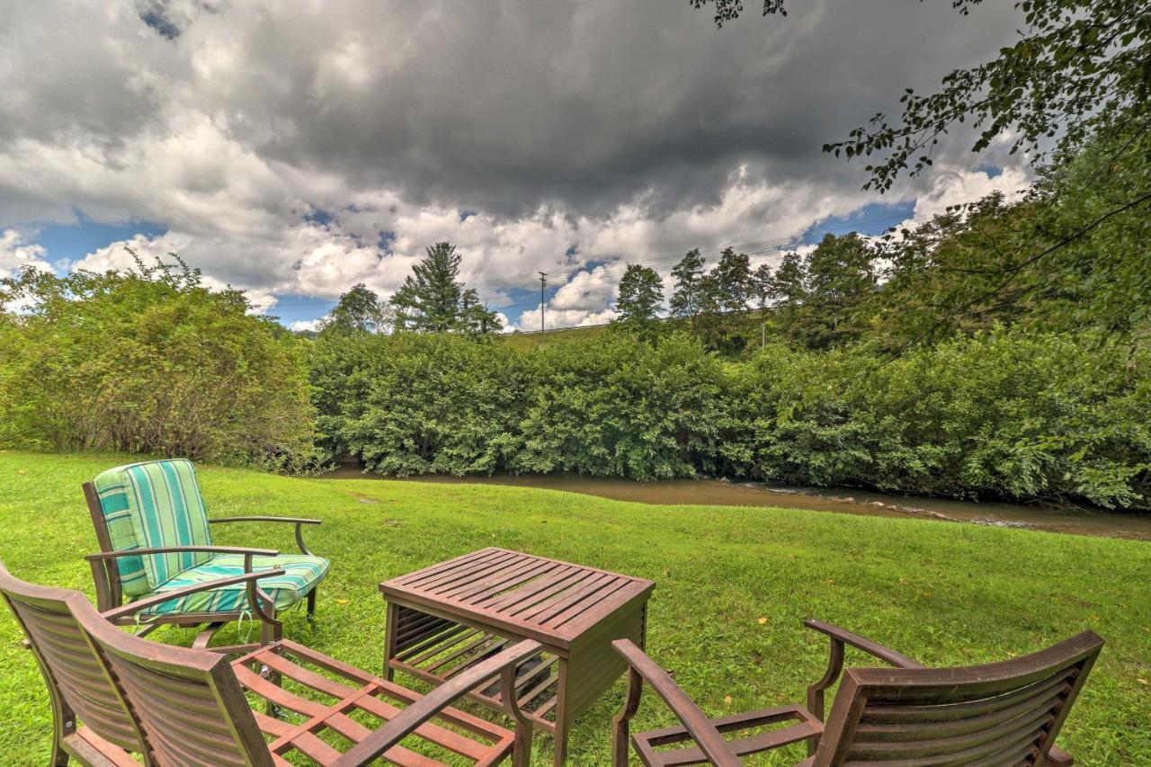 Lil Red Hen Cottage In The Boone Area With Hot Tub ウエスト・ジェファーソン エクステリア 写真