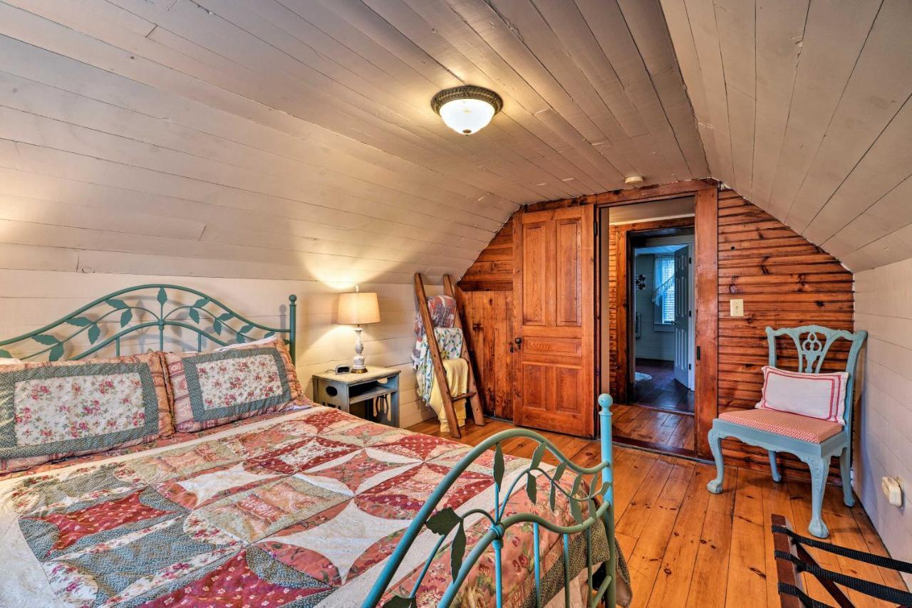 Lil Red Hen Cottage In The Boone Area With Hot Tub ウエスト・ジェファーソン エクステリア 写真